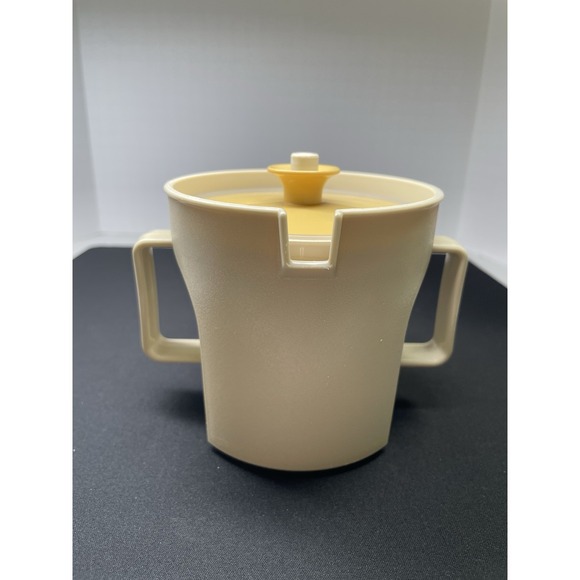 Tupperware Other - Vintage 1970s Tupperware Almond Beige Creamer 1415-2 Excellent Condition!